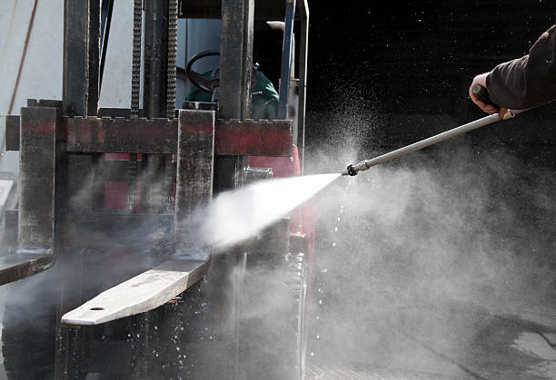 Best Sidewalk Pressure Washing  in Neodesha, KS